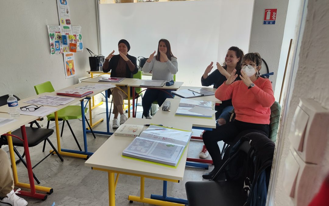 Retour sur le cours : parler avec un mot / un signe